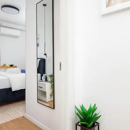 Ctrl Alt Retreat - 4 Star And Parking Apartman Split