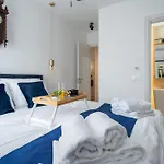 Ctrl Alt Retreat Apartman *