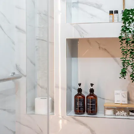 Ctrl Alt Retreat - 4 Star Apartment&parking *