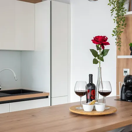 Ctrl Alt Retreat - 4 Star And Parking Split