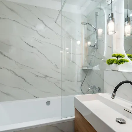 Ctrl Alt Retreat - 4 Star And Parking