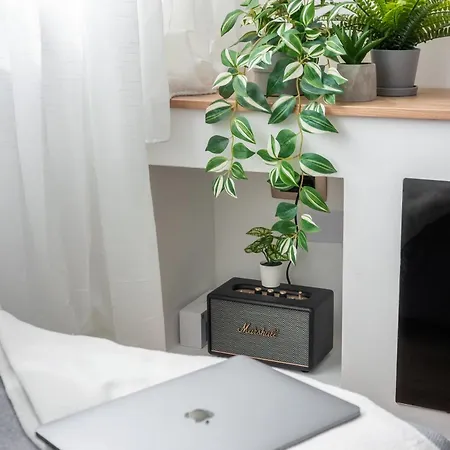 Ctrl Alt Retreat - 4 Star And Parking Apartment *